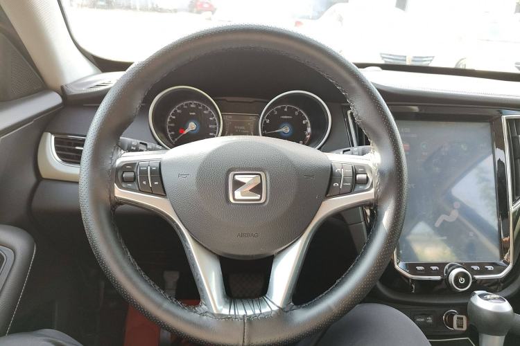 Used Zotye SR7 2016 1.5T CVT Cube Heart Edition China V Standard Steering Wheel