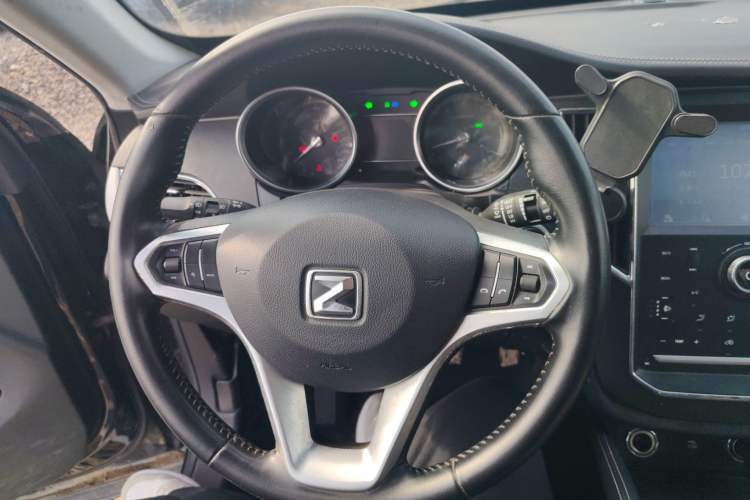 Used Zotye SR7 2016 1.5T Manual Cube Road Edition China V Standard Steering Wheel