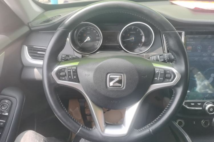 Used Zotye SR7 2016 1.5T CVT Cube Heart Edition China V Standard Steering Wheel