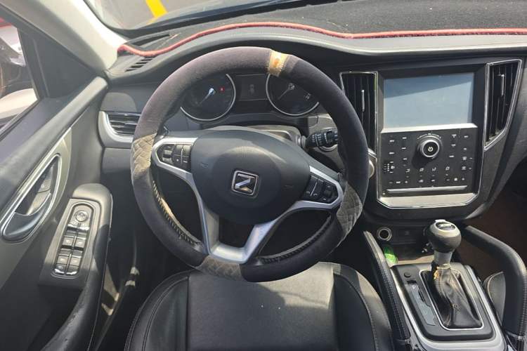 Used Zotye SR7 2016 1.5T CVT Cube Road Edition China V Standard Steering Wheel
