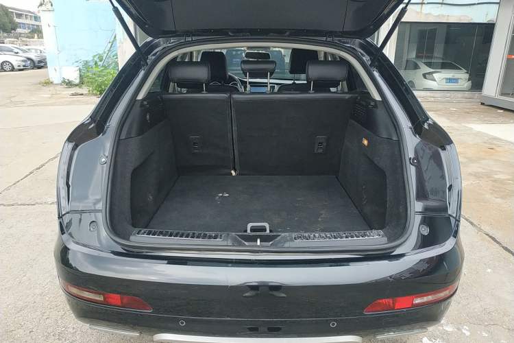 Used Zotye SR7 2016 1.5T Manual Cube Road Edition China V Standard Trunk