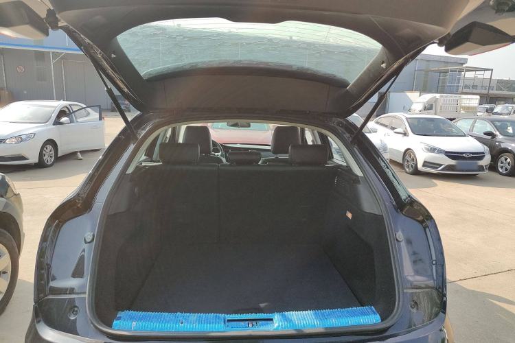 Used Zotye SR7 2016 1.5T CVT Cube Heart Edition China V Standard Trunk