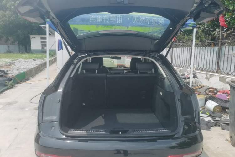 Used Zotye SR7 2016 1.5T CVT Cube Heart Edition China V Standard Trunk