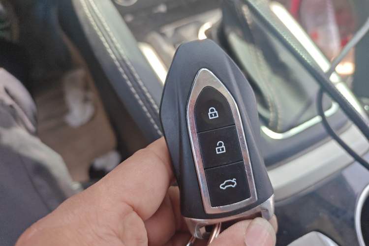 Used Zotye SR7 2016 1.5T CVT Cube Heart Edition China IV Standard Vehicle Key