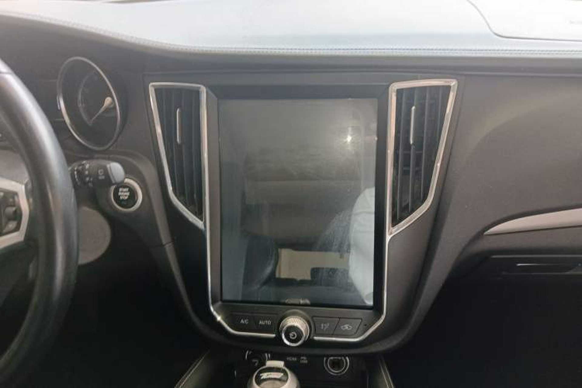Used Zotye SR7 2016 1.5T CVT Cube Heart Edition China V Standard Audio And AC Panel