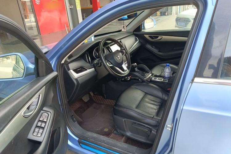 Used Zotye SR7 2016 1.5T CVT Cube Road Edition China V Standard Driver Seat