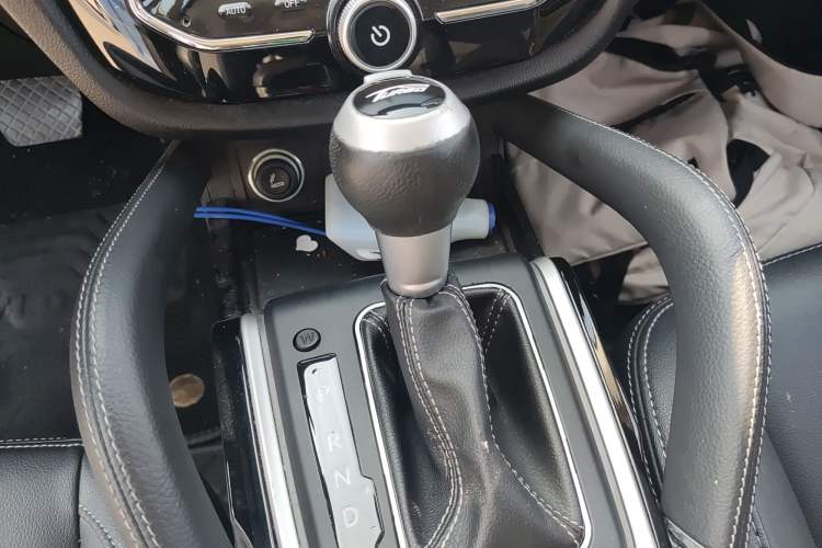 Used Zotye SR7 2016 1.5T CVT Cube Heart Edition China V Standard Gear Lever