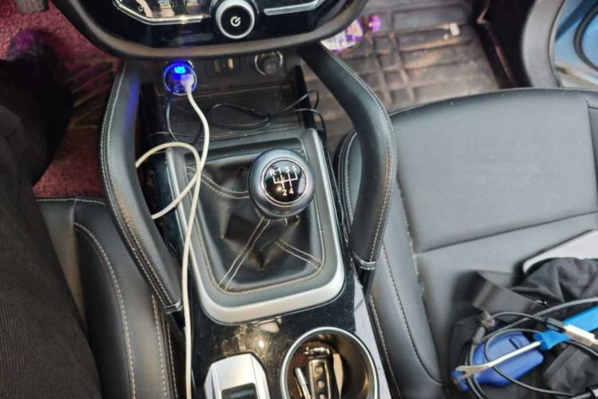 Used Zotye SR7 2016 1.5T Manual Cube Heart Edition China V Standard Gear Lever
