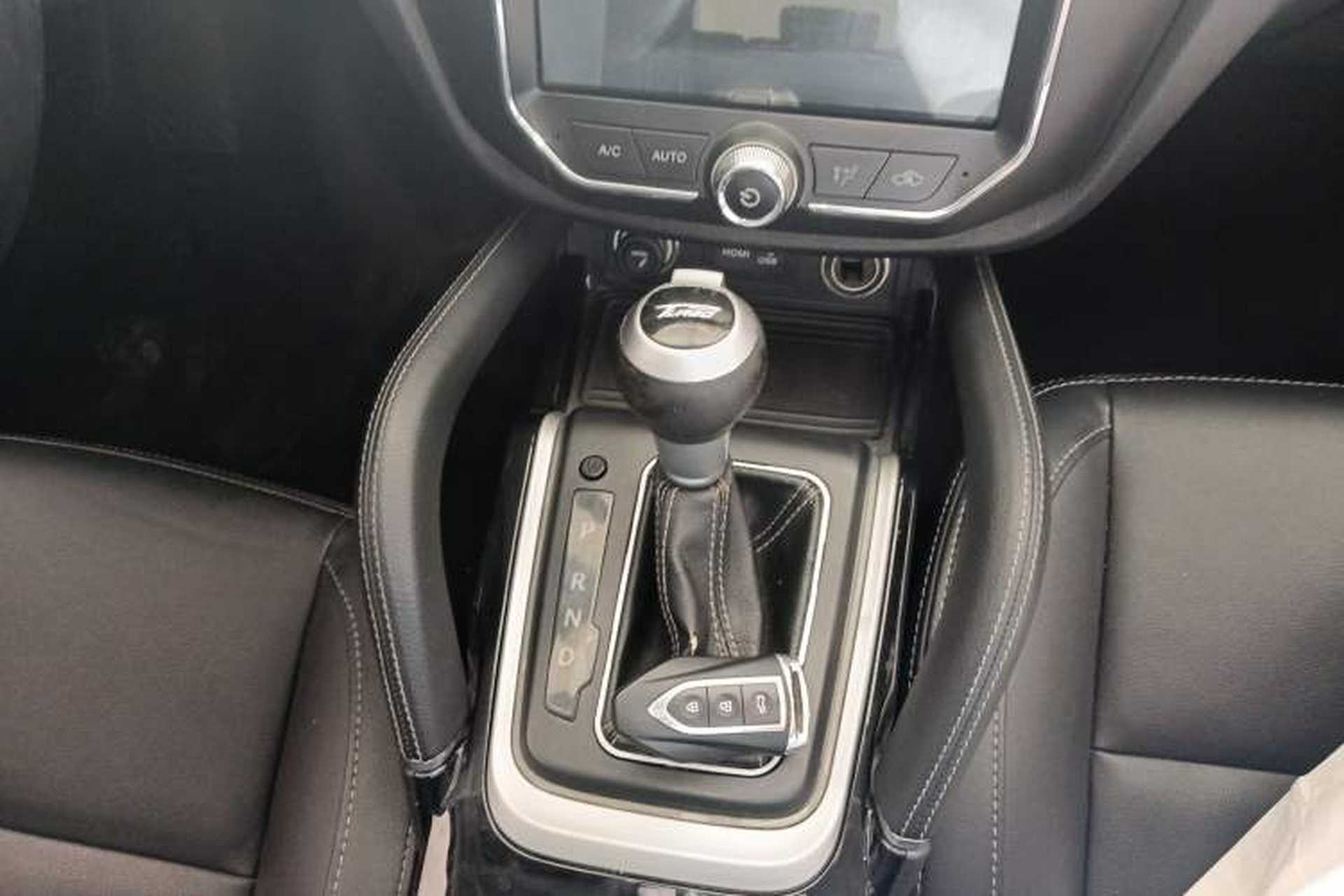 Used Zotye SR7 2016 1.5T CVT Cube Heart Edition China V Standard Gear Lever