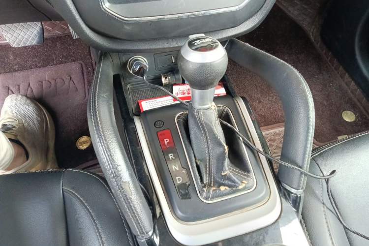 Used Zotye SR7 2016 1.5T CVT Cube Road Edition China V Standard Gear Lever