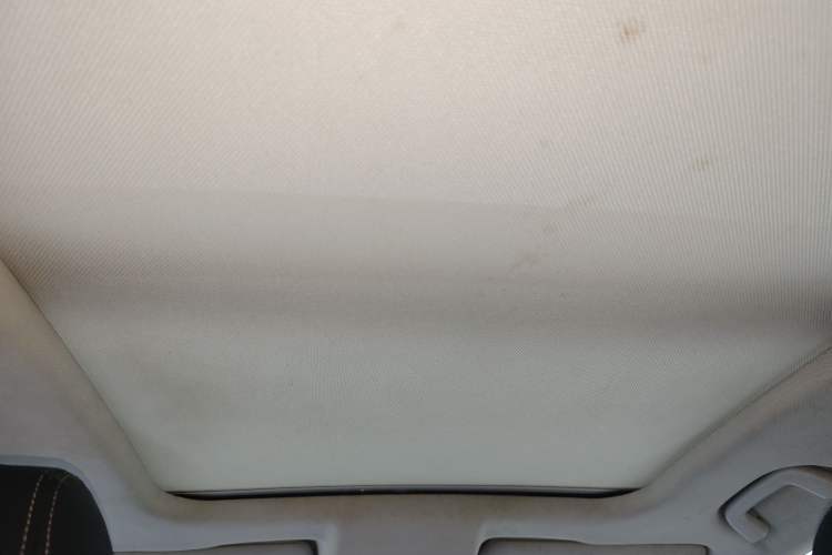 Used Zotye SR7 2016 1.5T Manual Cube Heart Edition China V Standard Headliner