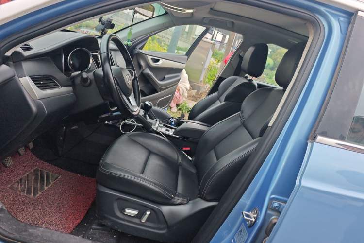 Used Zotye SR7 2016 1.5T Manual Cube Heart Edition China V Standard Left Front Seat