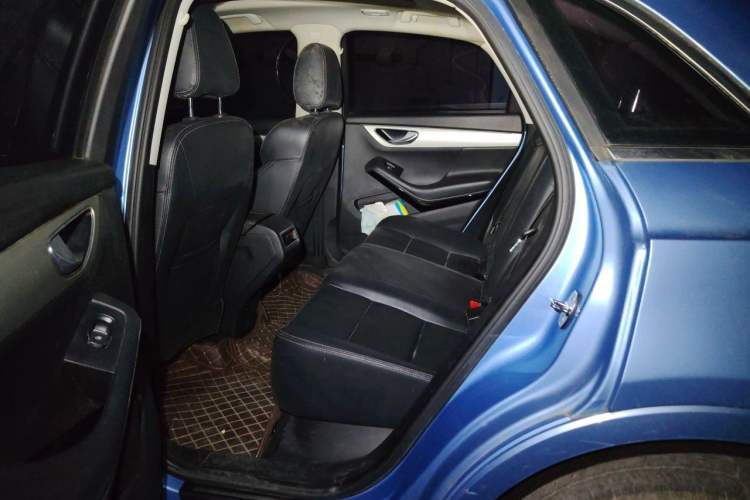 Used Zotye SR7 2016 1.5T CVT Cube Heart Edition China V Standard Left Rear Seat