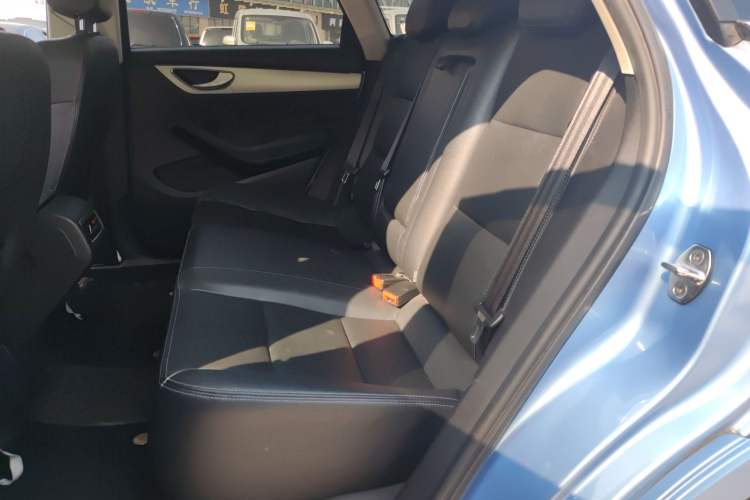 Used Zotye SR7 2016 1.5T CVT Cube Heart Edition China V Standard Left Rear Seat
