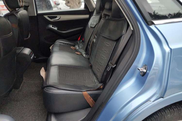 Used Zotye SR7 2016 1.5T CVT Cube Heart Edition China V Standard Left Rear Seat