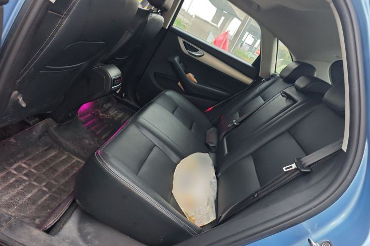 Used Zotye SR7 2016 1.5T Manual Cube Heart Edition China V Standard Left Rear Seat