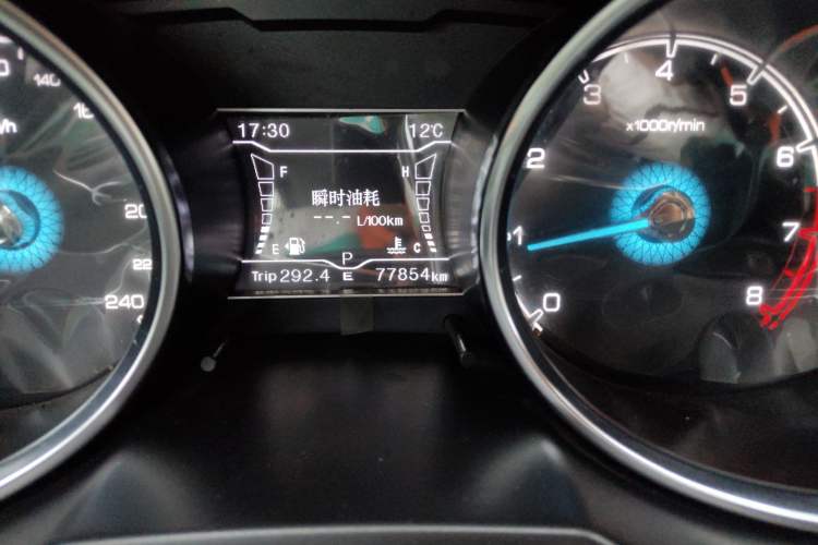 Used Zotye SR7 2016 1.5T CVT Cube Heart Edition China V Standard Odometer Close Up