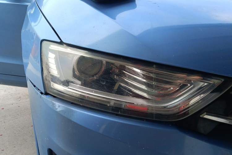 Used Zotye SR7 2016 1.5T CVT Cube Road Edition China V Standard Right Front Headlight