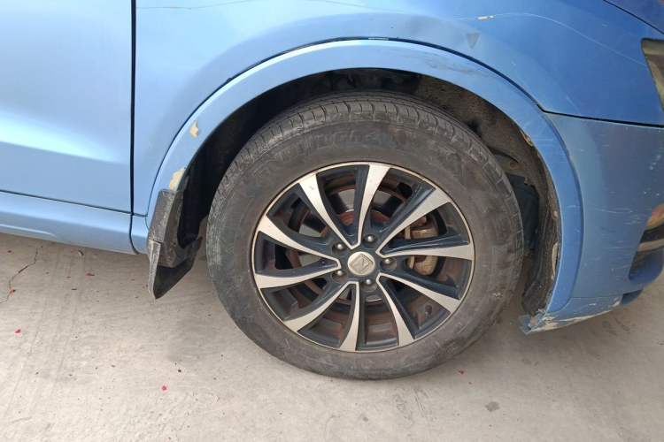Used Zotye SR7 2016 1.5T CVT Cube Road Edition China V Standard Right Front Wheel Hub