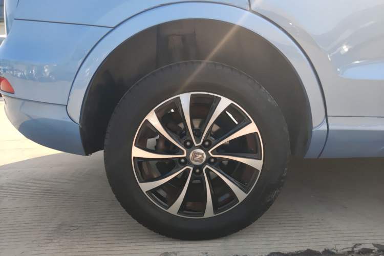 Used Zotye SR7 2016 1.5T CVT Cube Heart Edition China V Standard Right Rear Wheel Hub