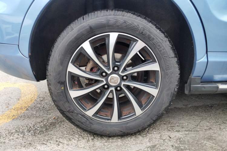 Used Zotye SR7 2016 1.5T CVT Cube Heart Edition China V Standard Right Rear Wheel Hub