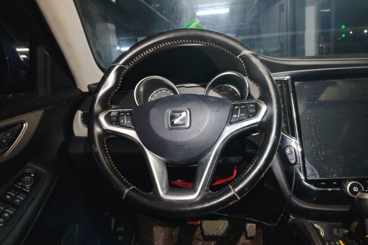 Used Zotye SR7 2016 1.5T CVT Cube Heart Edition China V Standard Steering Wheel