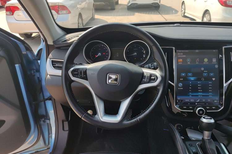 Used Zotye SR7 2016 1.5T CVT Cube Heart Edition China V Standard Steering Wheel