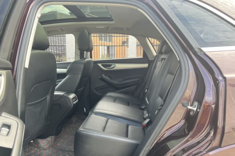 Used Zotye SR7 2016 1.5T CVT Cube Heart Edition China V Standard Interior 7