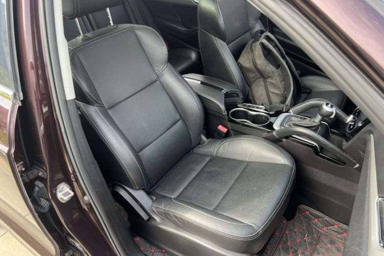 Used Zotye SR7 2016 1.5T CVT Cube Heart Edition China V Standard Interior 8