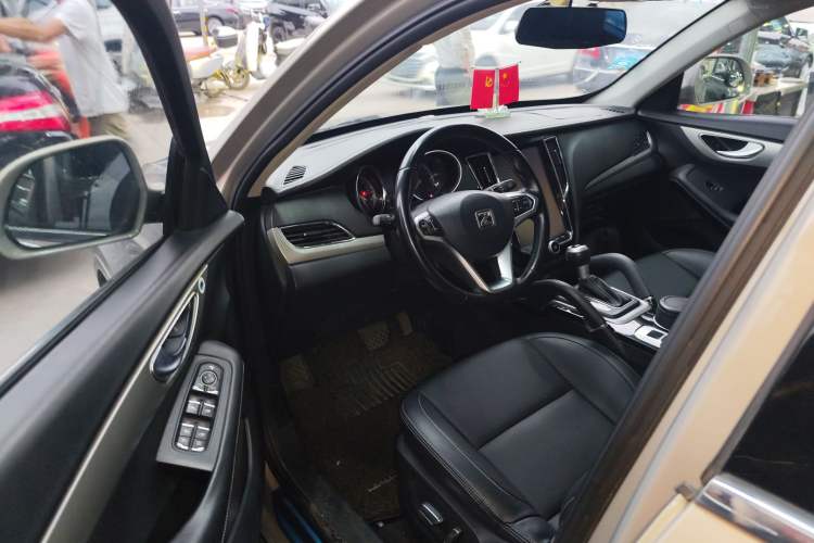 Used Zotye SR7 2016 1.5T CVT Cube Heart Edition China V Standard Driver Seat