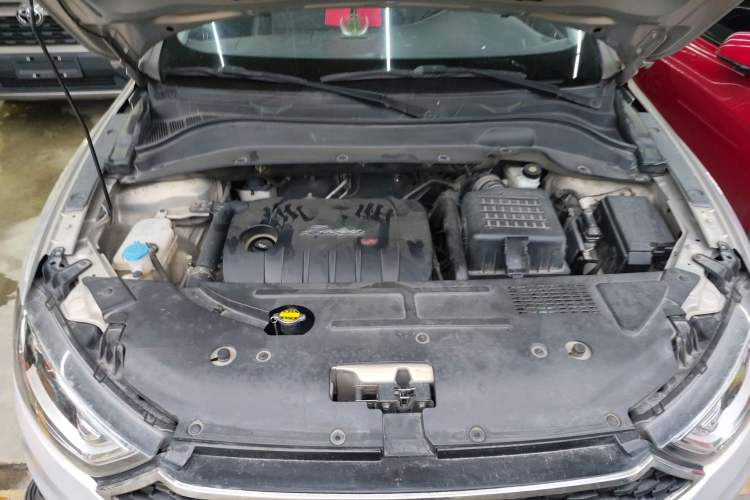 Used Zotye SR7 2016 1.5T CVT Cube Heart Edition China V Standard Engine Bay