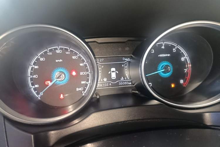 Used Zotye SR7 2016 1.5T Manual Cube Road Edition China IV Standard Instrument Cluster