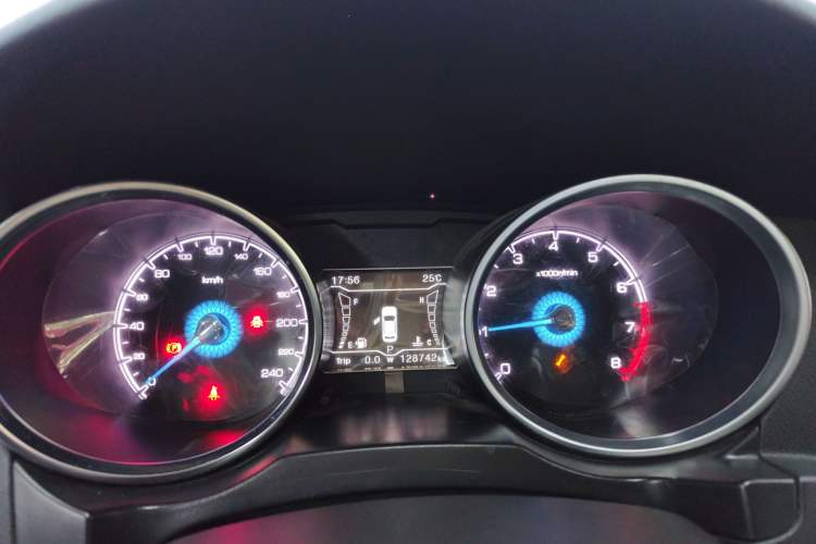 Used Zotye SR7 2016 1.5T CVT Cube Heart Edition China V Standard Instrument Cluster