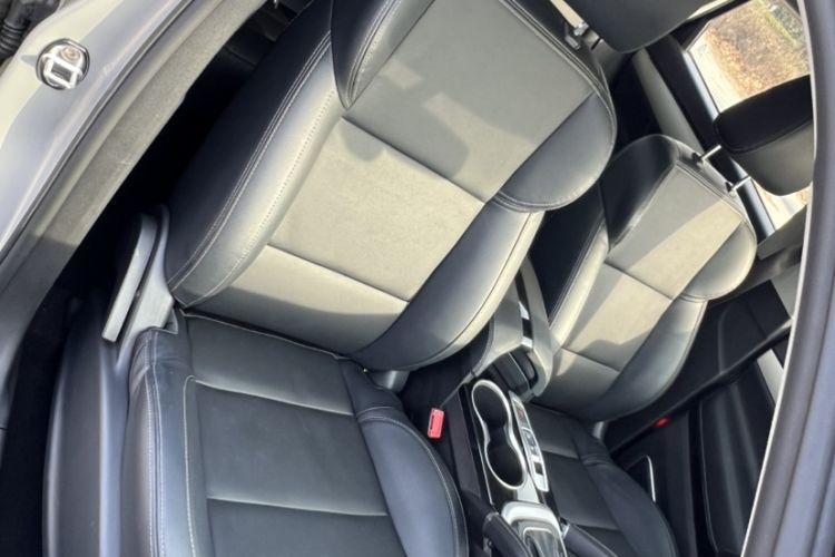 Used Zotye SR7 2016 1.5T CVT Cube Heart Edition China IV Standard Interior 3