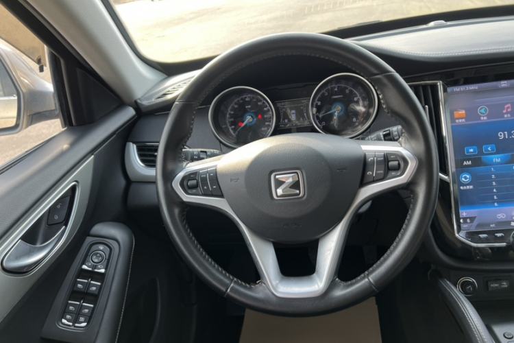 Used Zotye SR7 2016 1.5T CVT Cube Heart Edition China IV Standard Interior 4