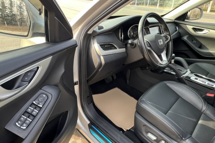 Used Zotye SR7 2016 1.5T CVT Cube Heart Edition China IV Standard Interior 6