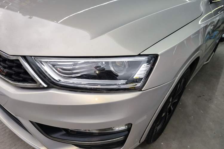 Used Zotye SR7 2016 1.5T CVT Cube Heart Edition China V Standard Left Front Headlight