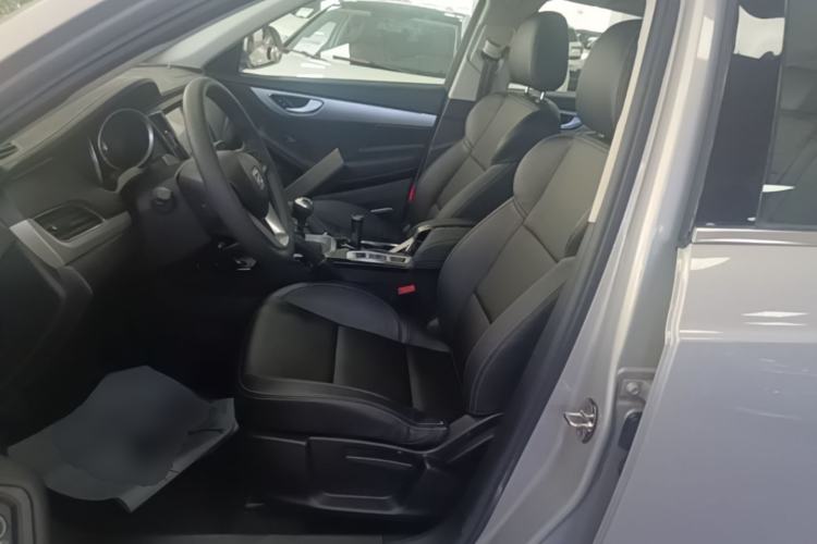 Used Zotye SR7 2016 1.5T Manual Cube Road Edition China IV Standard Left Front Seat