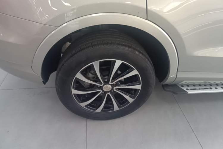 Used Zotye SR7 2016 1.5T Manual Cube Road Edition China IV Standard Right Rear Wheel Hub