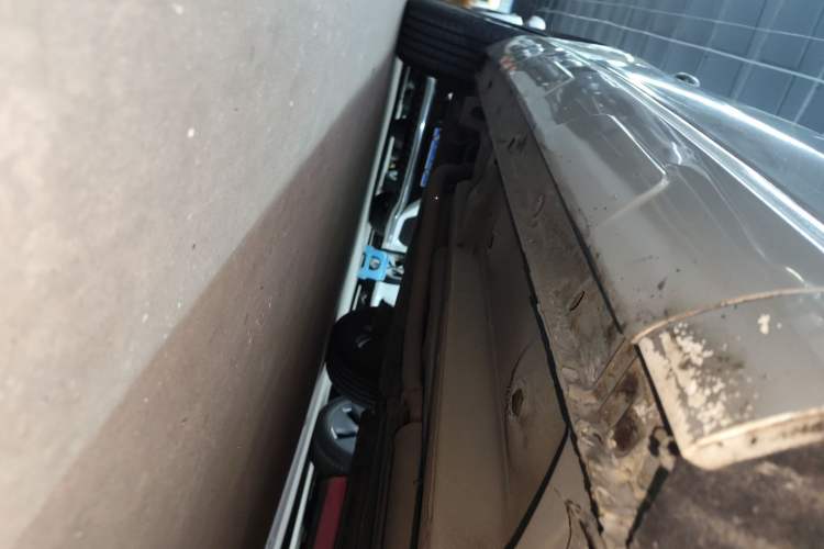 Used Zotye SR7 2016 1.5T CVT Cube Heart Edition China V Standard Right Side Sill