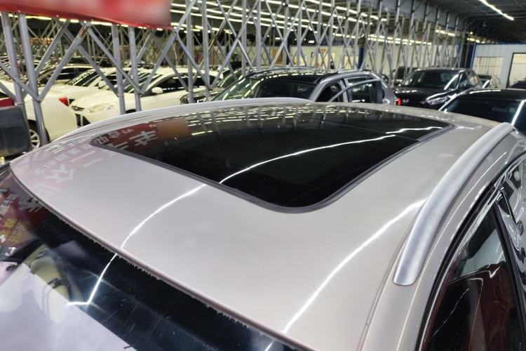 Used Zotye SR7 2016 1.5T CVT Cube Heart Edition China V Standard Roof