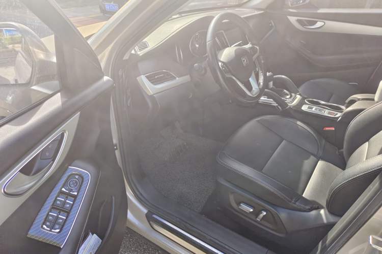Used Zotye SR7 2016 1.5T CVT Cube Heart Edition China V Standard Interior 7
