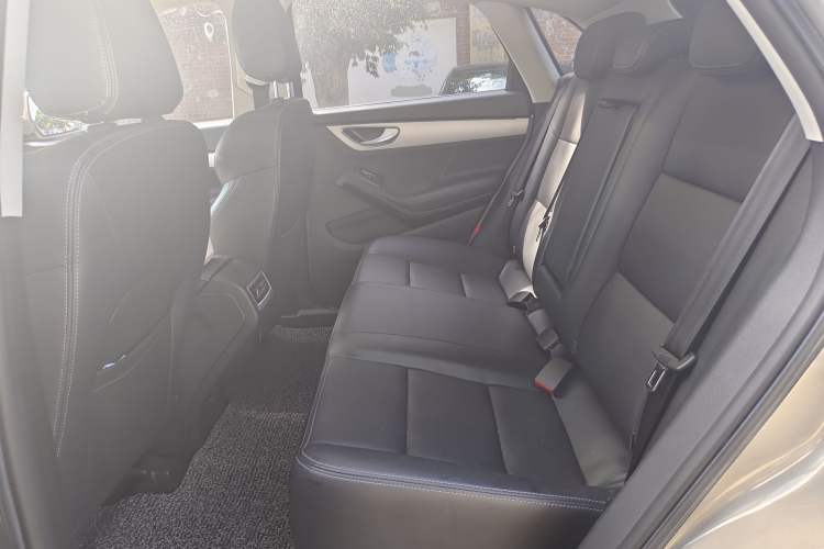 Used Zotye SR7 2016 1.5T CVT Cube Heart Edition China V Standard Interior 8