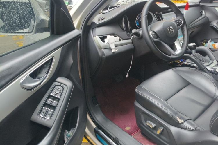 Used Zotye SR7 2016 1.5T CVT Cube Heart Edition China V Standard Driver Seat