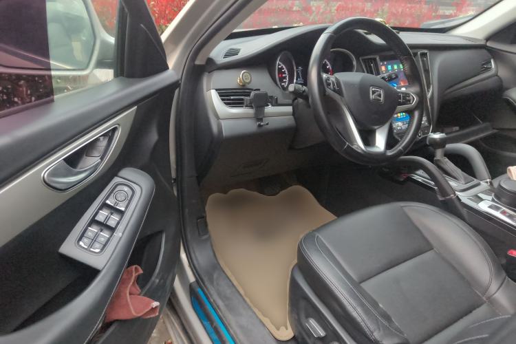 Used Zotye SR7 2016 1.5T CVT Cube Heart Edition China V Standard Driver Seat