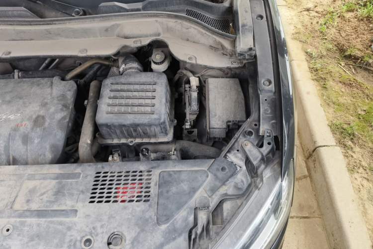 Used Zotye SR7 2016 1.5T CVT Cube Road Edition China V Standard Engine Bay Left