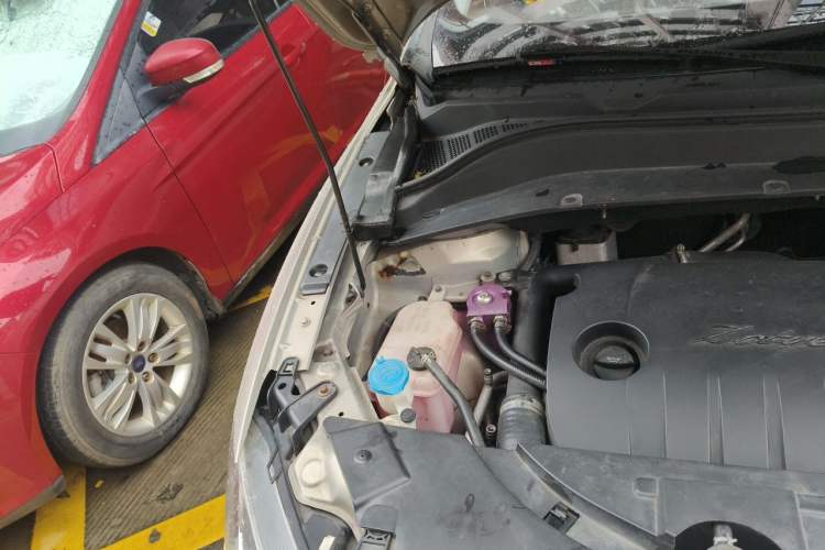 Used Zotye SR7 2016 1.5T CVT Cube Heart Edition China V Standard Engine Bay Right