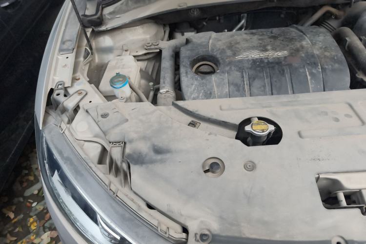 Used Zotye SR7 2016 1.5T CVT Cube Heart Edition China V Standard Engine Bay Right