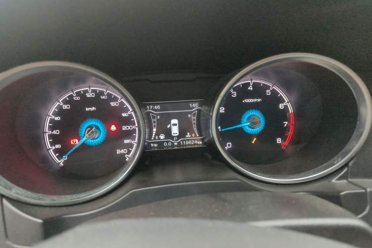 Used Zotye SR7 2016 1.5T CVT Cube Heart Edition China V Standard Instrument Cluster