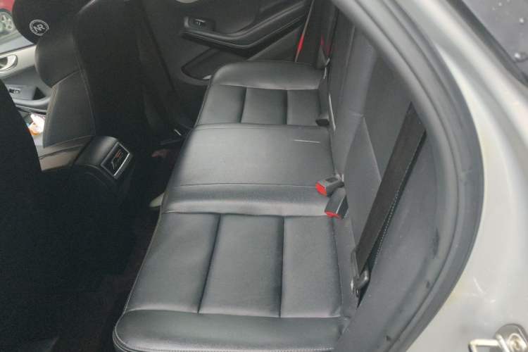 Used Zotye SR7 2016 1.5T CVT Cube Heart Edition China V Standard Left Rear Seat